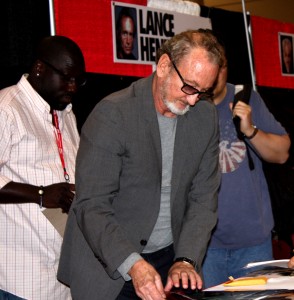 Robert Englund preps to greet fans. Photo By: Alexa Tomaszewski